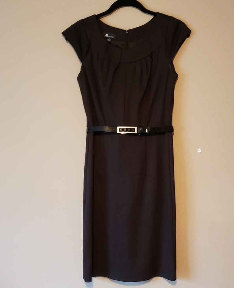 Sheath Dress 👗 with belt